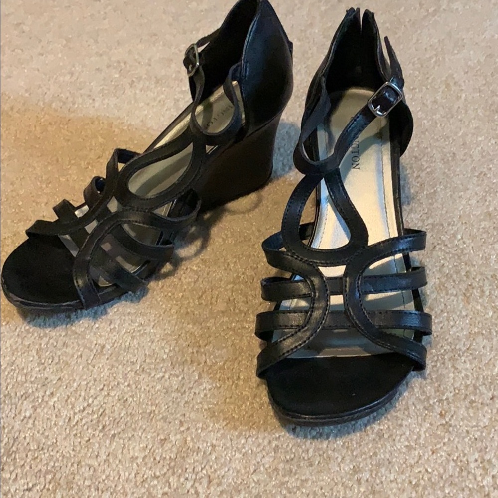 Covington heel wedges